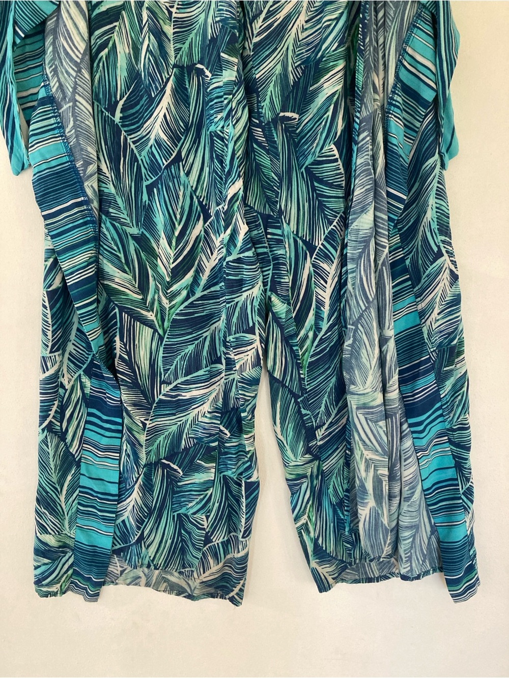 La Blanca Women's Cover up Pants Sketched Leaves Open Wide Legs Aqua Small - Picture 4 of 14